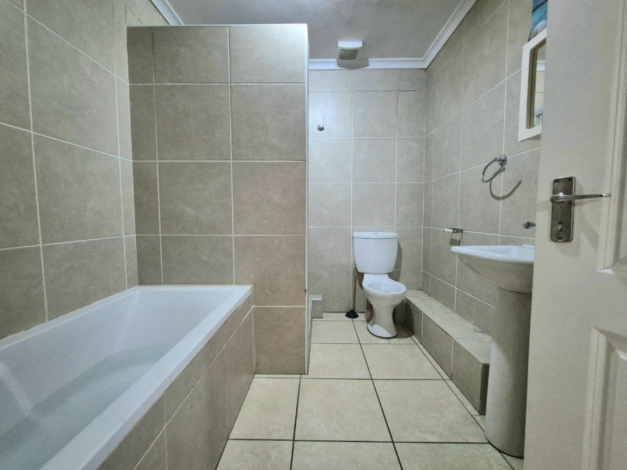 2 Bedroom Property for Sale in Wynberg Western Cape